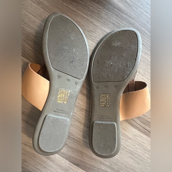 Women's Tan Sandals - Picture 3 of 4